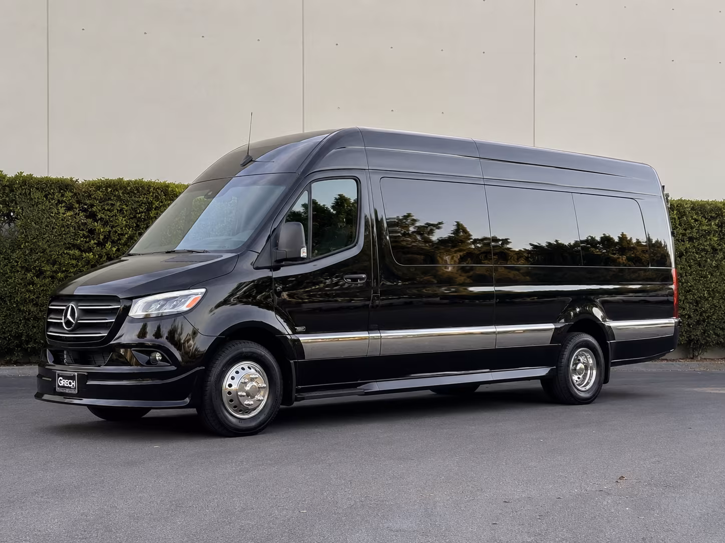 sprinter limos and minibuses for smaller irvine prom groups