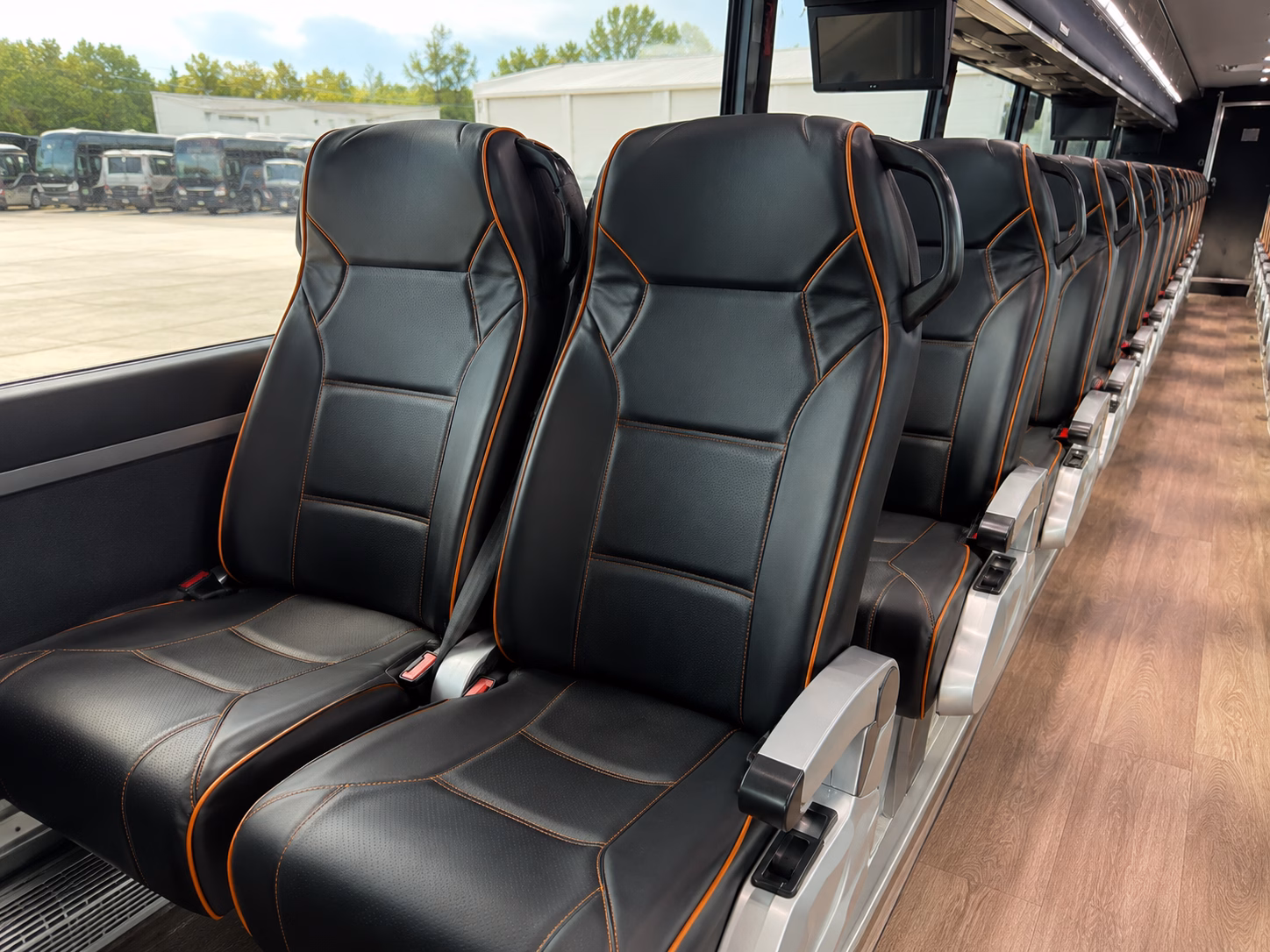 wine tour bus rentals for boutique stops along de portola road and old town temecula
